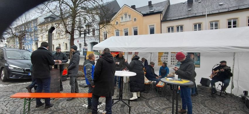 Regen? Na und! FWG Infostand war voller Herzlichkeit