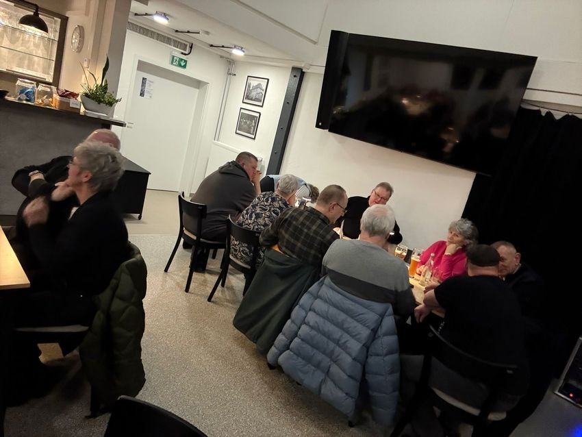 Gemeinsamer Grillhaxen-Abend mit der ÜWG in Marlesreuth