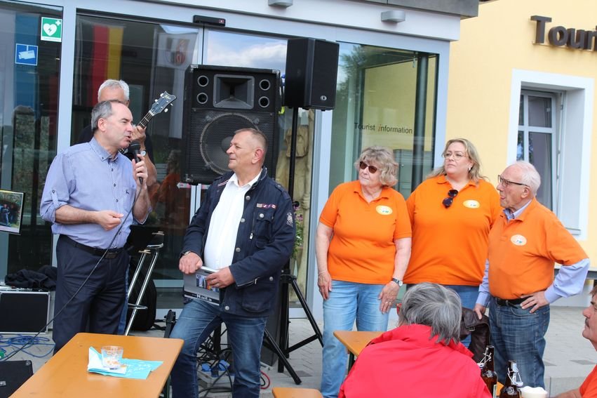 Frühlingsfest der Freien Wähler am GleisEins: Hubert Aiwanger zu Besuch in Naila