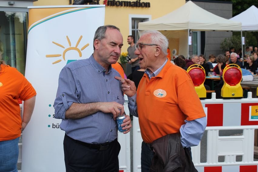 Frühlingsfest der Freien Wähler am GleisEins: Hubert Aiwanger zu Besuch in Naila