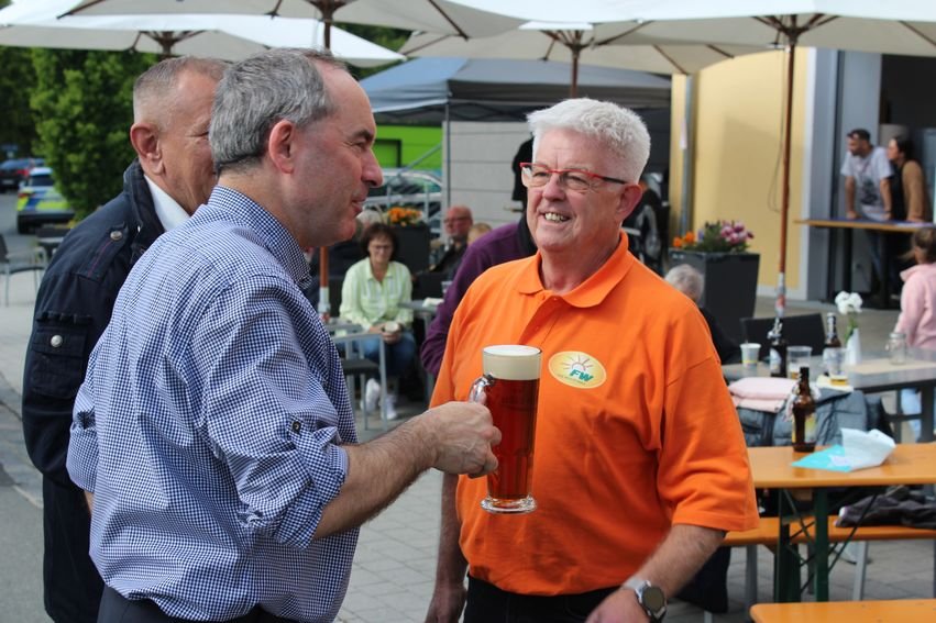 Frühlingsfest der Freien Wähler am GleisEins: Hubert Aiwanger zu Besuch in Naila